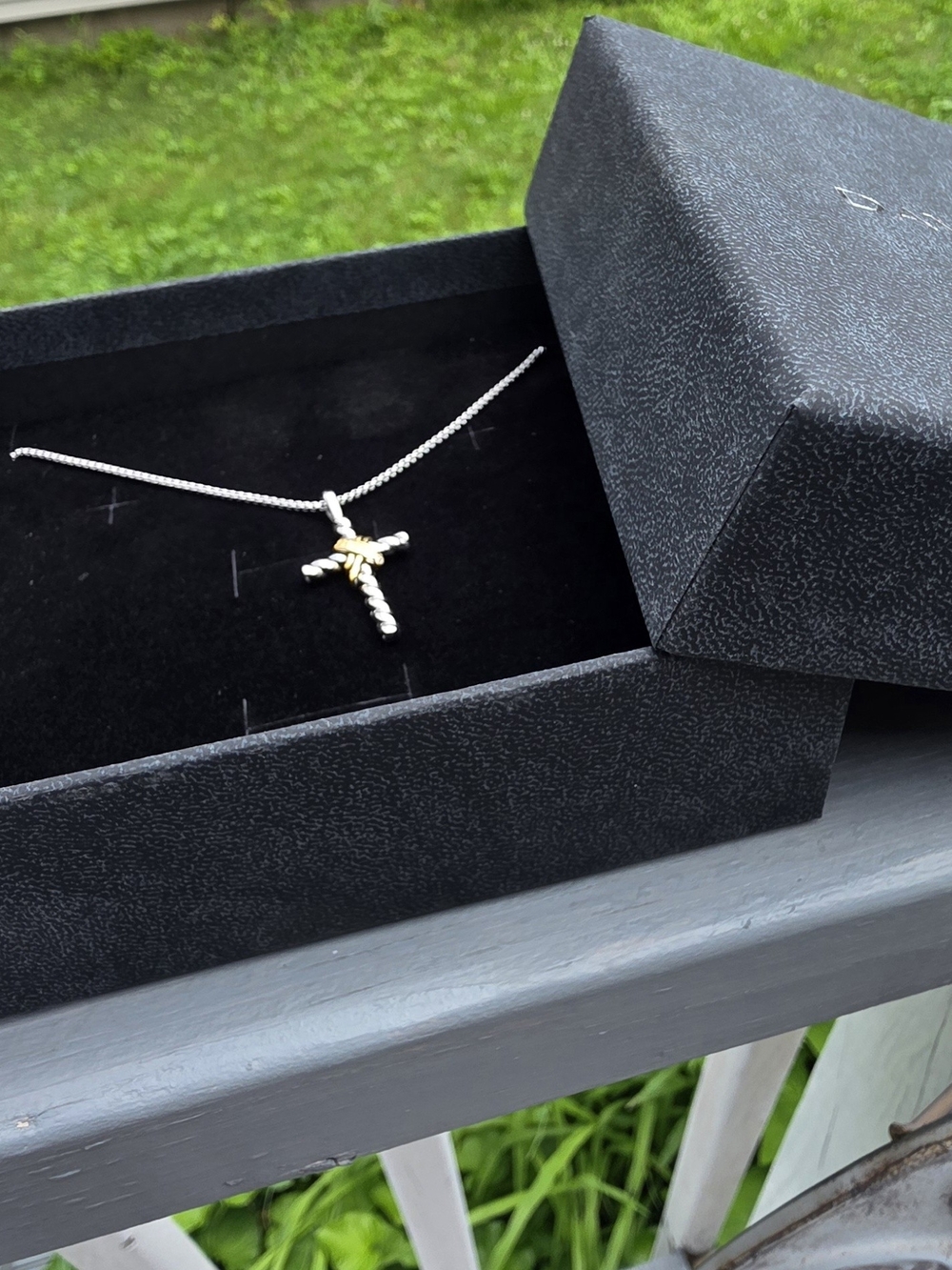 David Yurman Cable Collectibles cross necklace - Picture 10 of 10